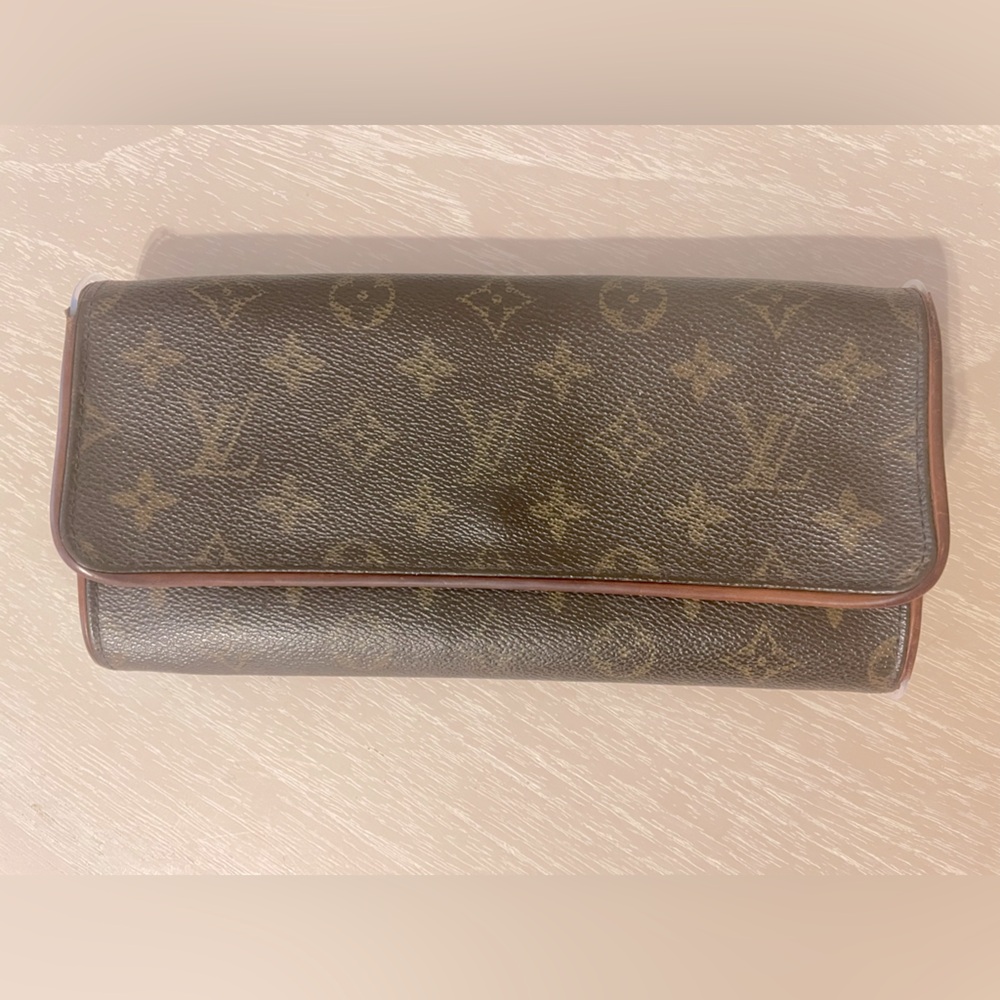 Authentic Louis Vuitton wallet/ clutch.